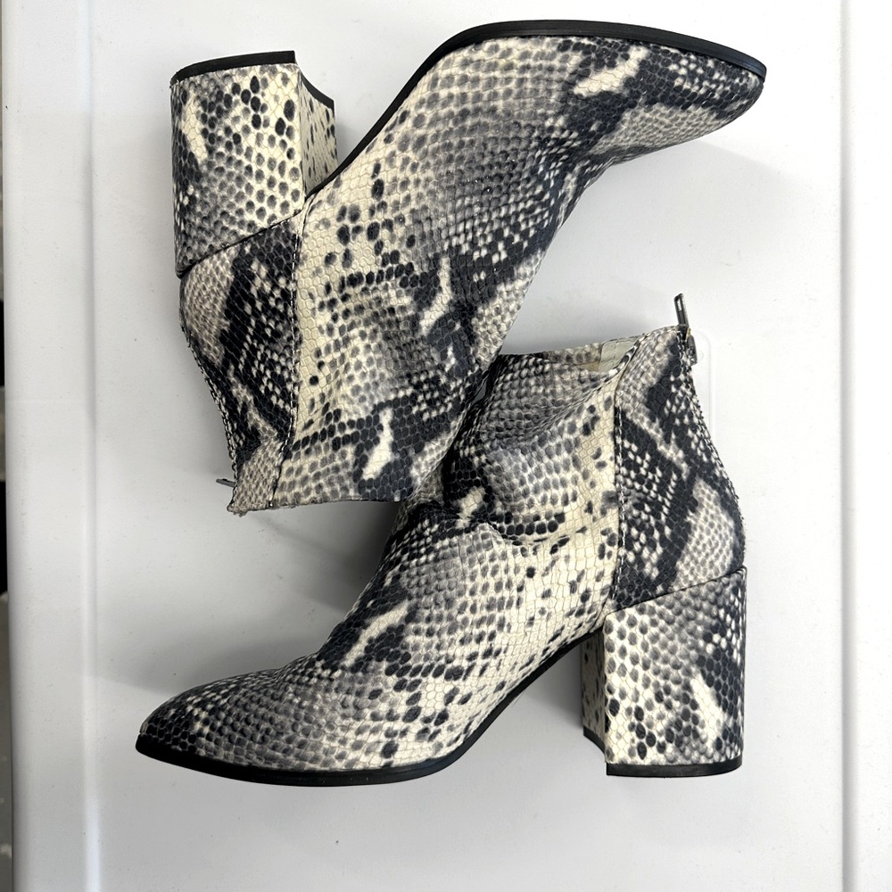 JILLIAN by Steve Madden